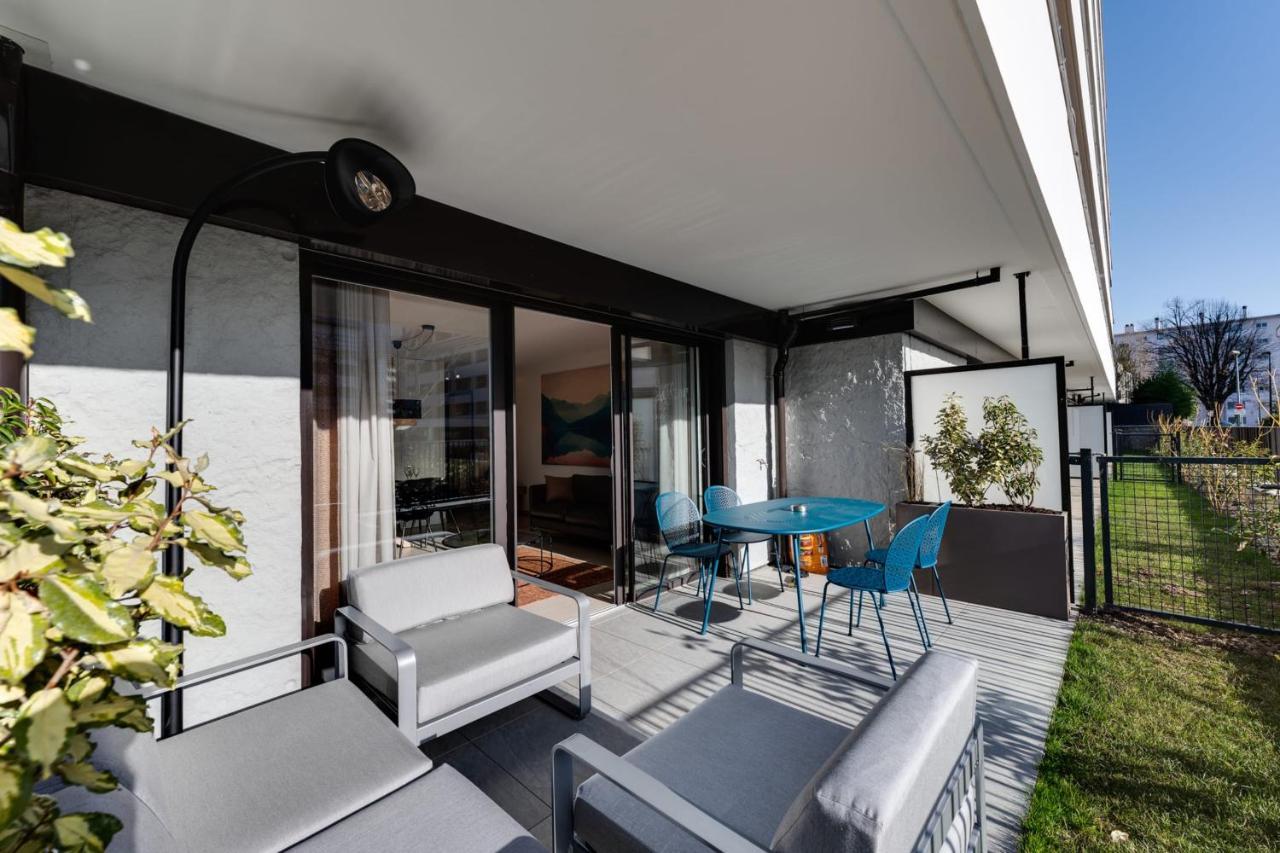 Le Reposoir - New 2 Bedroom Apartment With Terrace & Garage อานซี ภายนอก รูปภาพ